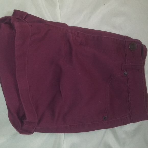 Shorts - Picture 3 of 5